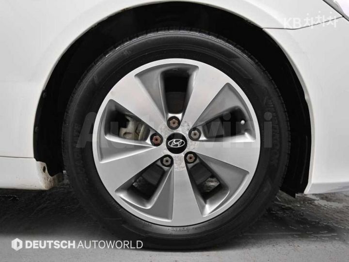 Hyundai Sonata 2012 KMHEC415BCA023112 — 5