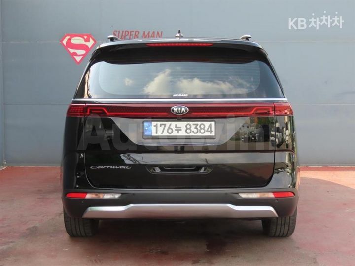 Kia Carnival 2021 KNANC81BBMS105761 — 4