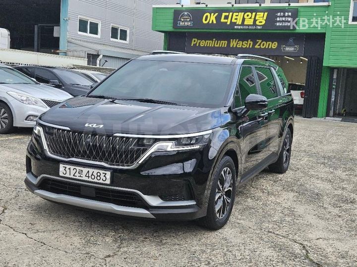 Kia Carnival 2023 KNANB81BBPS215304 — 2