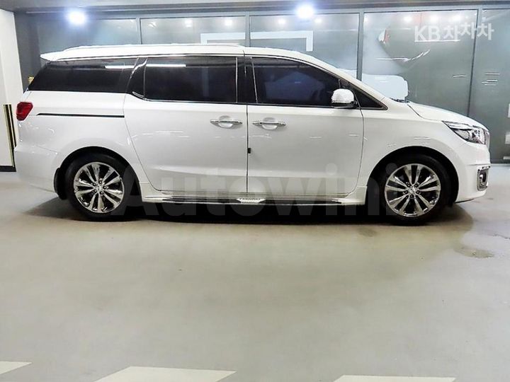 Kia Carnival 2016 KNAME81ABGS150465 — 3