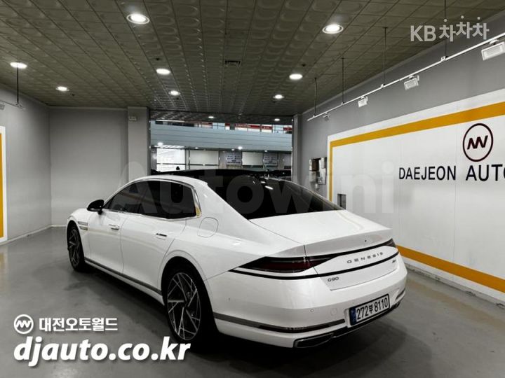 Genesis G90 2022 KMTFA41DBNU017634 — 2