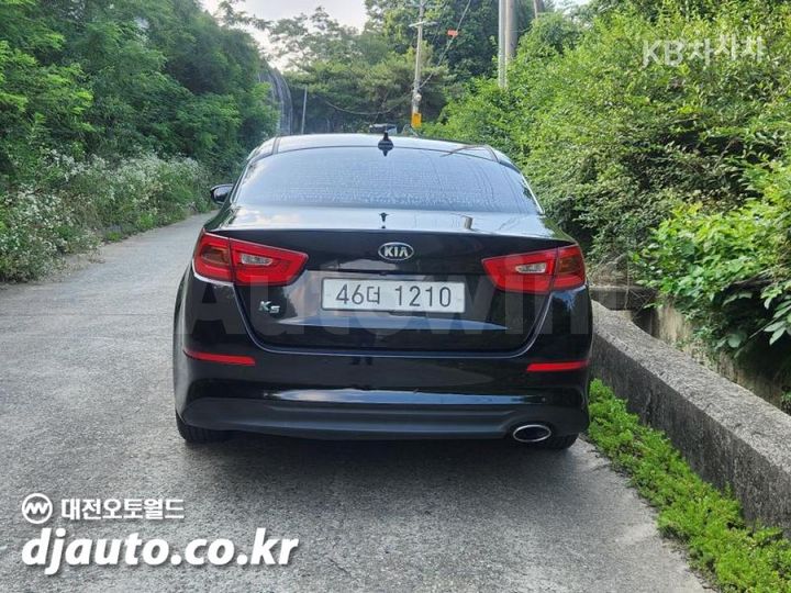 Kia K5 2015 KNAGN419BFA593684 — 3