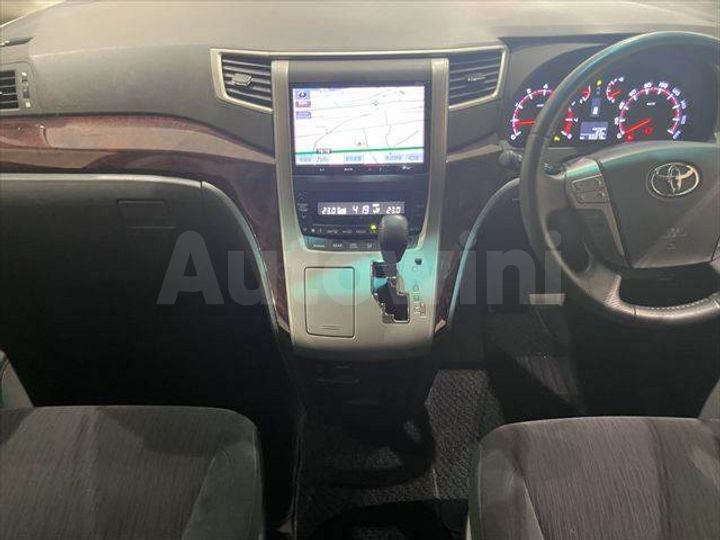 Toyota Vellfire 2012 — 3