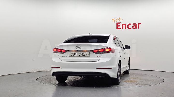 Hyundai Avante 2016 — 3