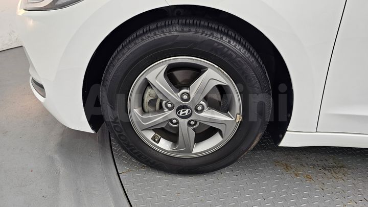 Hyundai Avante 2016 — 4