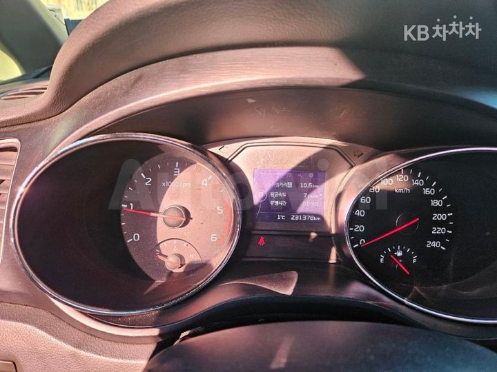 Kia Carnival 2017 KNAMB81ABHS320964 — 5