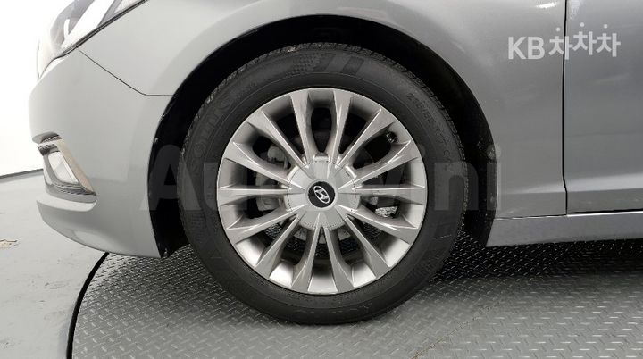 Hyundai Sonata 2017 KMHE341CBHA333753 — 5