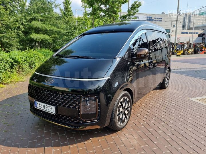Hyundai Staria 2023 — 2