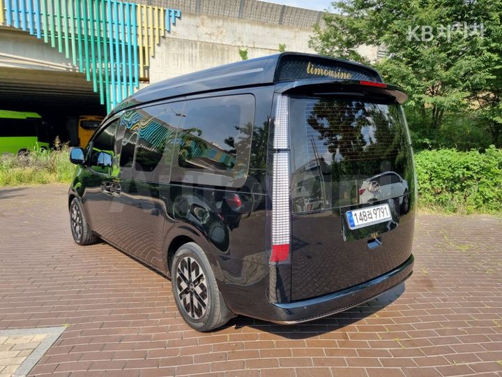 Hyundai Staria 2023 — 4