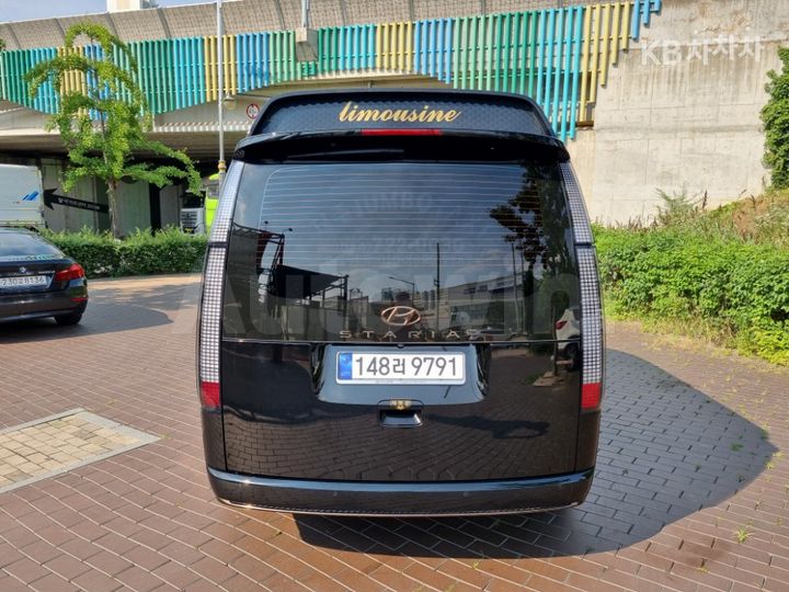 Hyundai Staria 2023 — 5