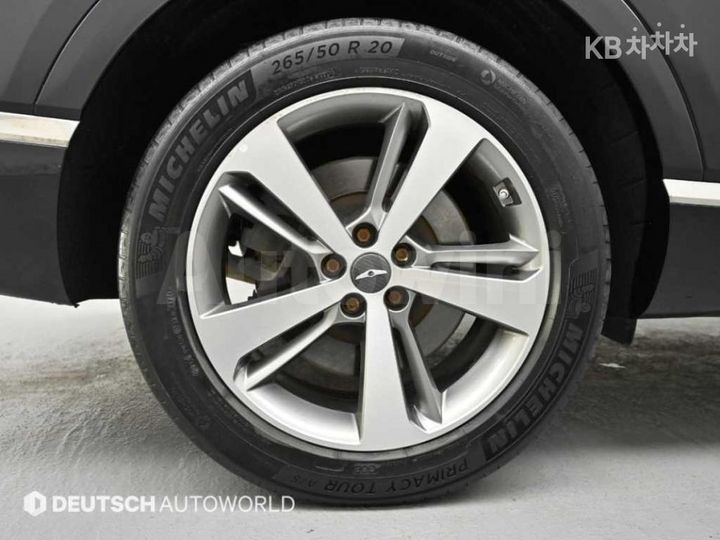 Genesis GV80 2022 KMTHB81DDNU106330 — 4