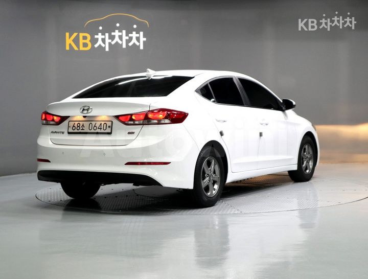Hyundai Avante 2017 KMHD741DBHU222909 — 3