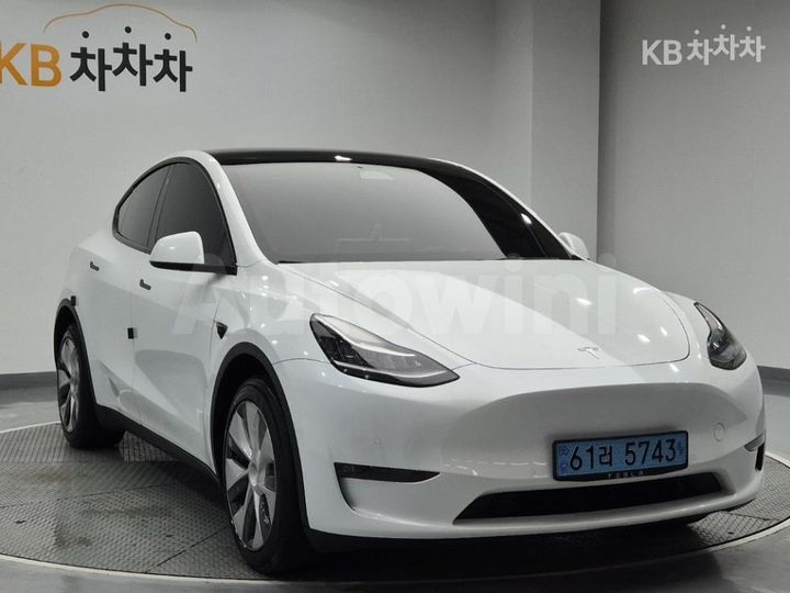 Tesla Model Y 2022 7SAYGDEE6NF502176 — 4