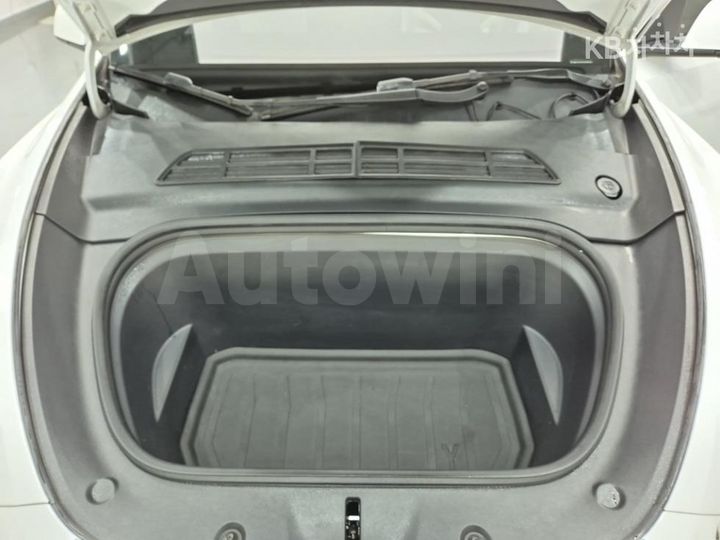 Tesla Model Y 2022 7SAYGDEE6NF502176 — 5