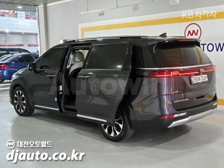 Kia Carnival 2021 KNANC81BBMS059674 — 2