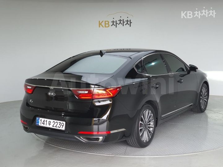 Kia K7 2017 KNALB415BHA089647 — 4