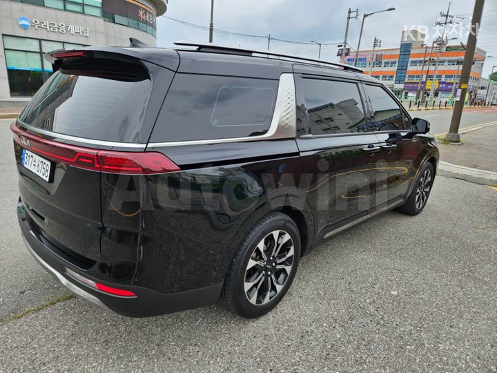 Kia Carnival 2023 KNANC81BBPS225601 — 5