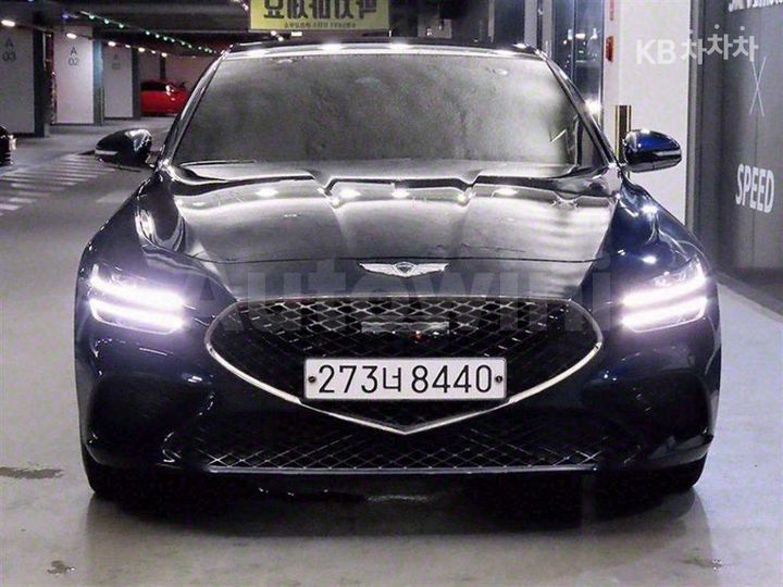 Genesis G70 2021 KMTG641EDMU077906 — 2