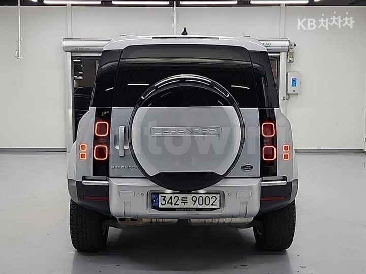 Land Rover Defender 2022 — 3