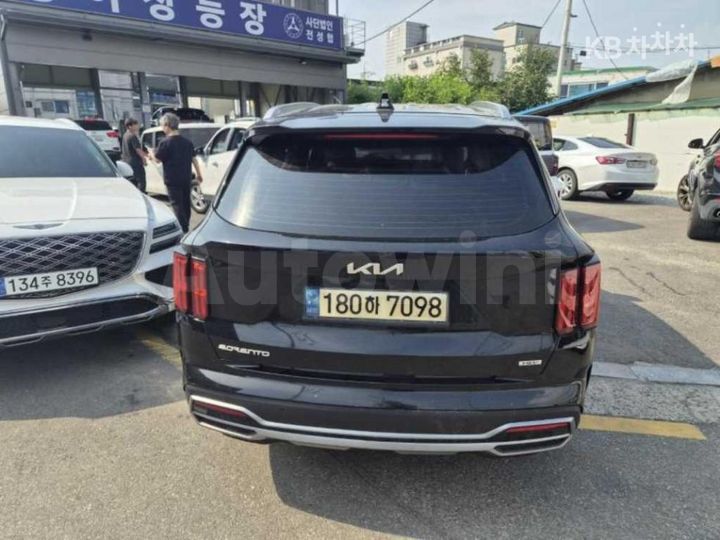 Kia Sorento 2023 — 3