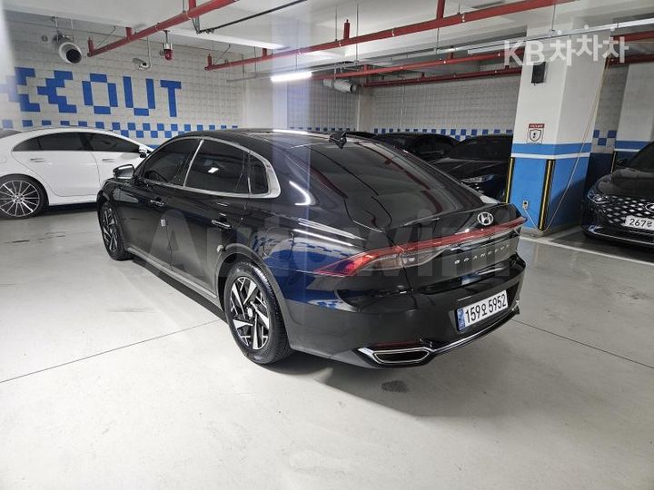 Hyundai Grandeur 2023 — 5