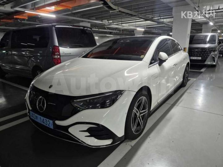 Mercedes Benz EQE