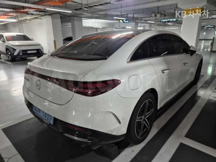 Mercedes Benz EQE