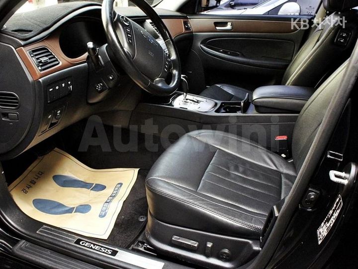 Hyundai Genesis 2012 — 5
