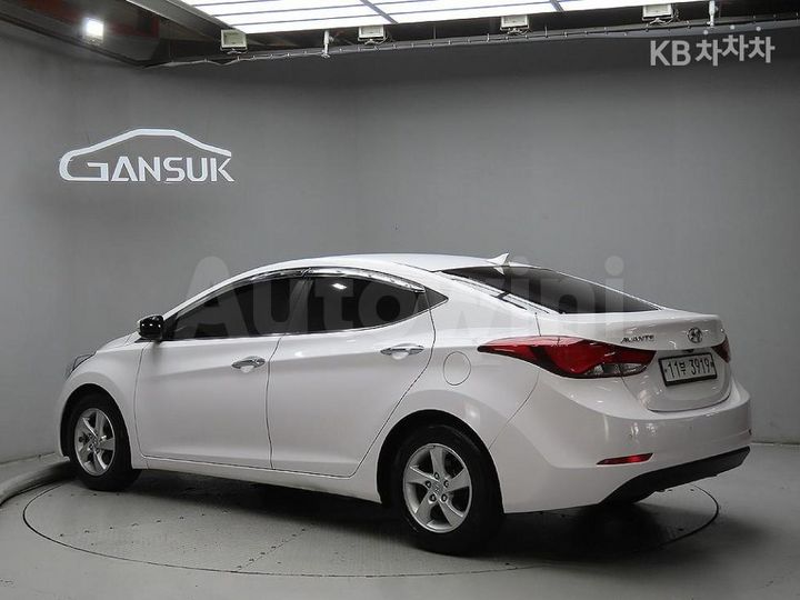 Hyundai Avante 2016 — 3