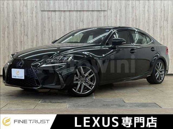 Lexus IS