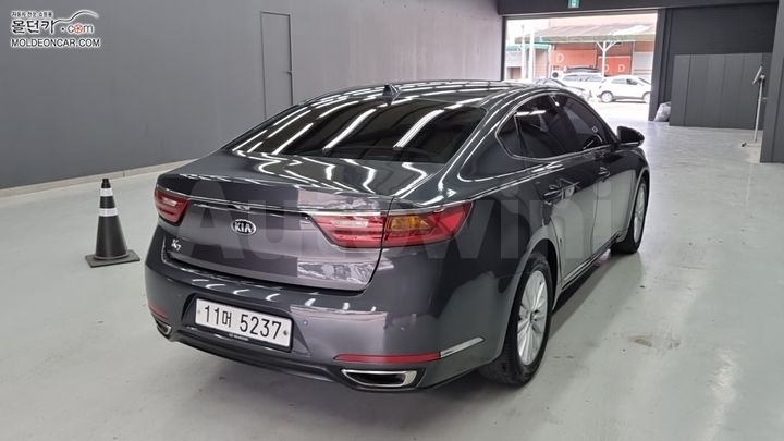 Kia K7 2017 KNALB415BHA093218 — 2