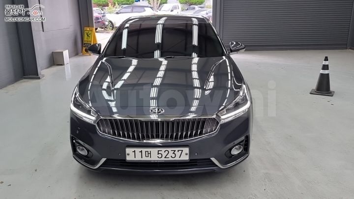 Kia K7 2017 KNALB415BHA093218 — 3