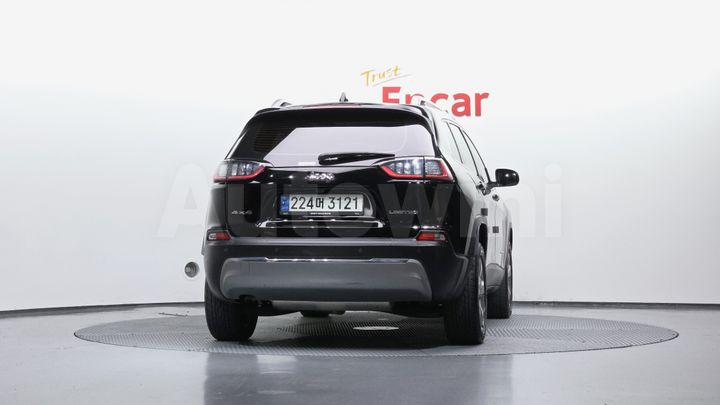Jeep Cherokee 2021 — 4