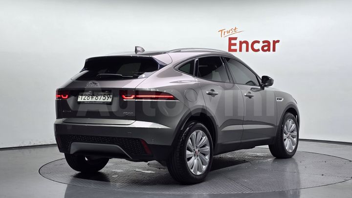 Jaguar E PACE