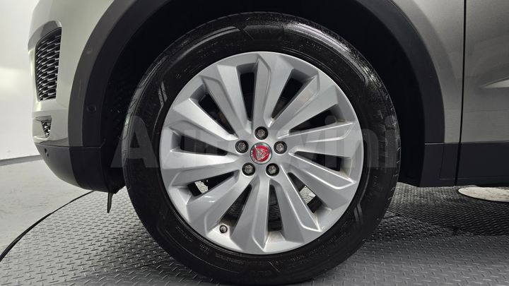 Jaguar E PACE