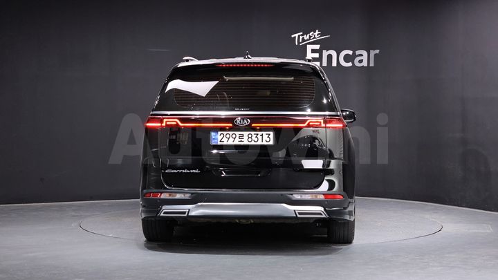 Kia Carnival 2021 — 4