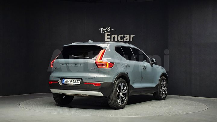 Volvo XC40 2022 — 2