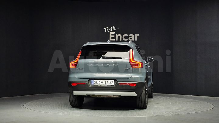 Volvo XC40 2022 — 4