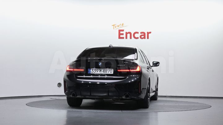 BMW 3 Series 2023 — 3