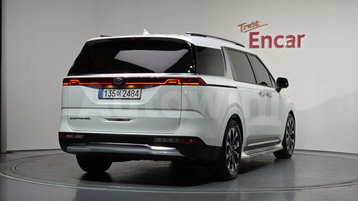 Kia Carnival 2021 — 2