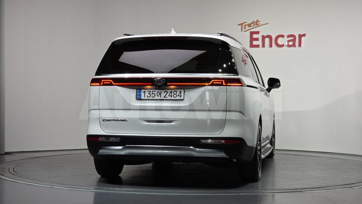 Kia Carnival 2021 — 4