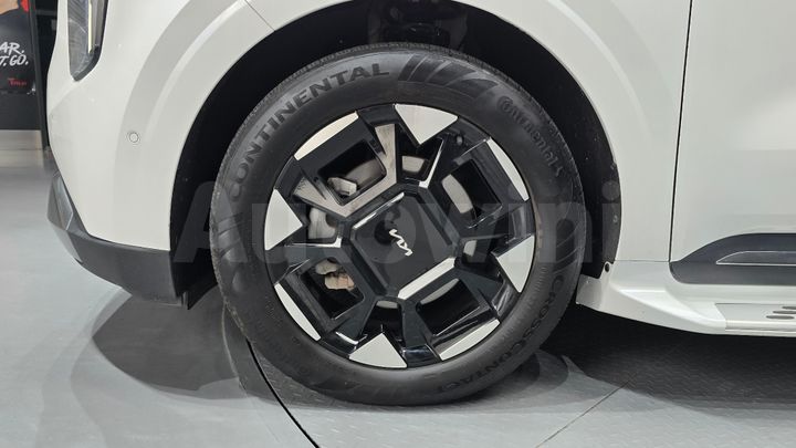 Kia Carnival 2025 — 5