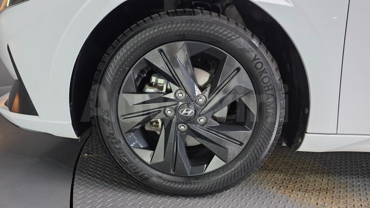 Hyundai Avante 2023 — 5