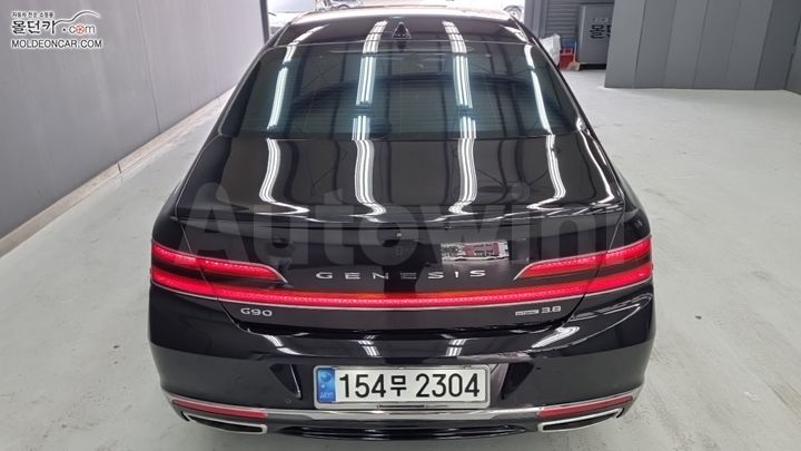 Genesis G90 2019 KMHG241DDKU065811 — 4