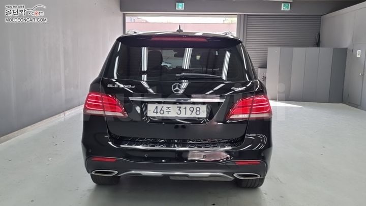 Mercedes Benz GLE Class 2017 — 4