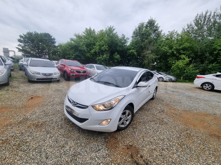 Hyundai Avante 2012 — 2