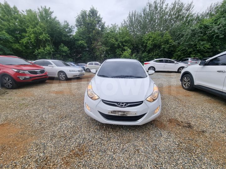 Hyundai Avante 2012 — 3