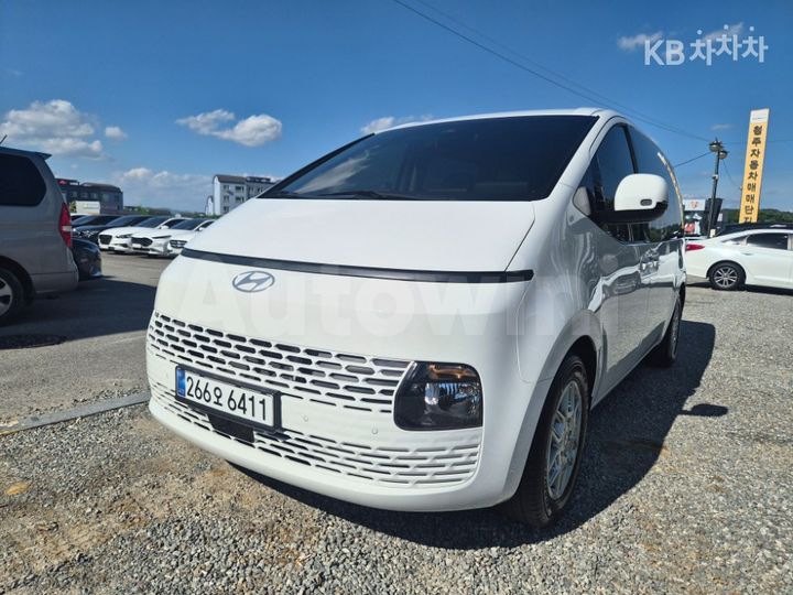 Hyundai Staria 2025 — 2