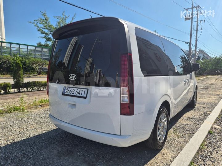 Hyundai Staria 2025 — 4