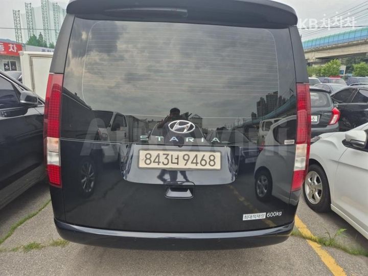 Hyundai Staria 2023 — 2